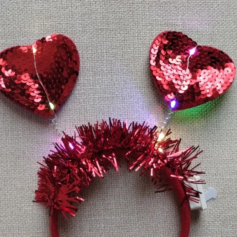 Valentine Light up Headbands with sequence Hearts 2in pack Red